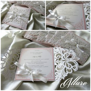 kods: 138 baltā meģīne ar redzamu teksta daļu + bantīte / cena: 3,70