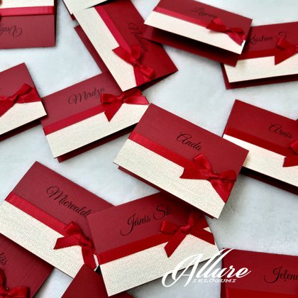 kods: 222 sarkans / cena: 1,80